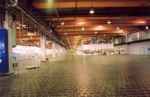 Basaltfußboden in einer Industriehalle